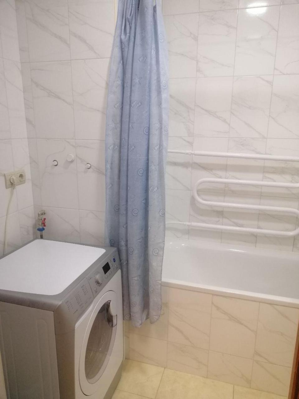по адресу дружбы народов 8а Apartment Kyiv